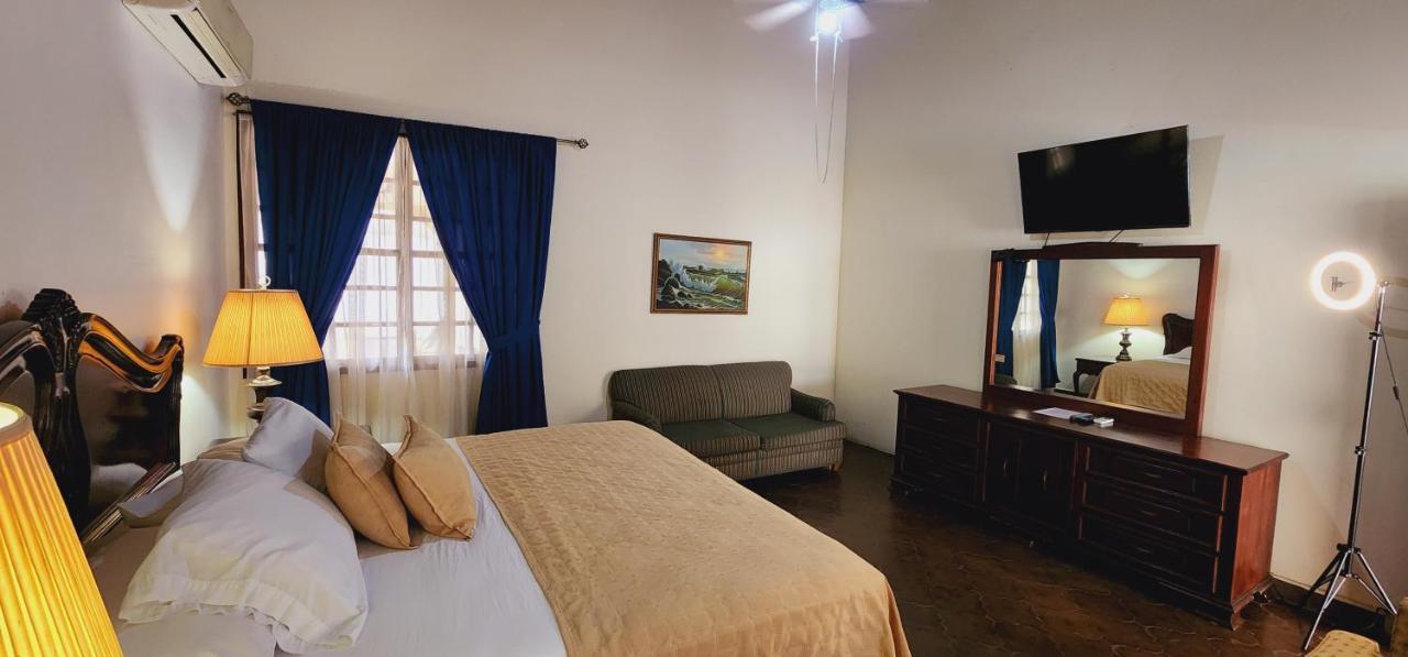Camilas Hotel San Pedro Sula Kültér fotó